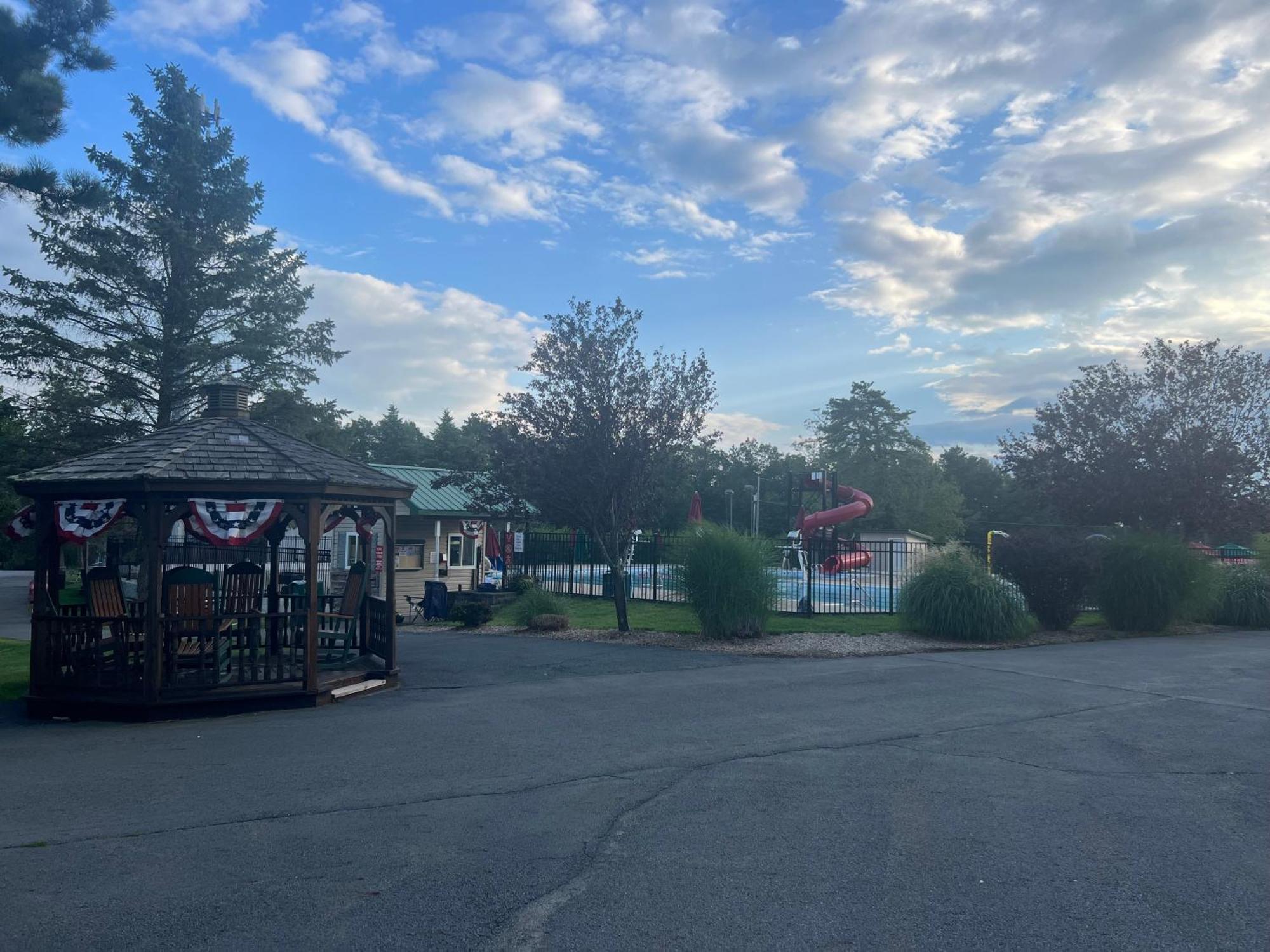 The Flying Dutchman Cottage In Amenities Filled Masthope Community Ski Big Bear Lackawaxen Esterno foto
